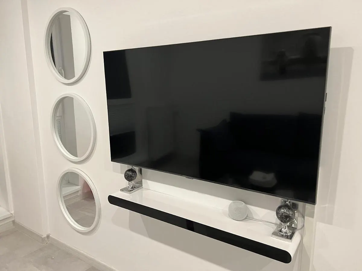 Fancy Penthouse Studio With Lakeview W10 Bucureşti 0*,