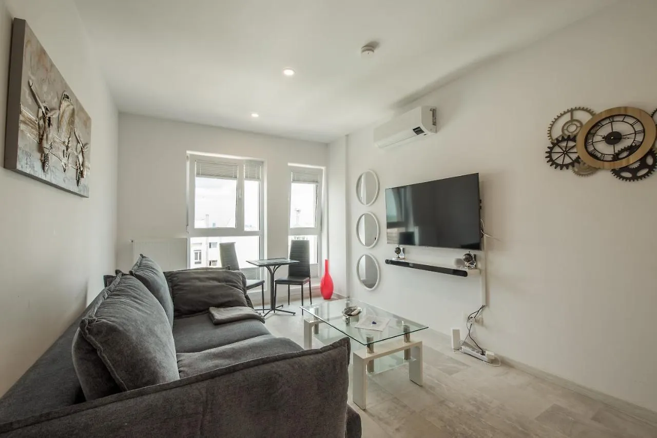 Fancy Penthouse Studio With Lakeview W10 Bucureşti